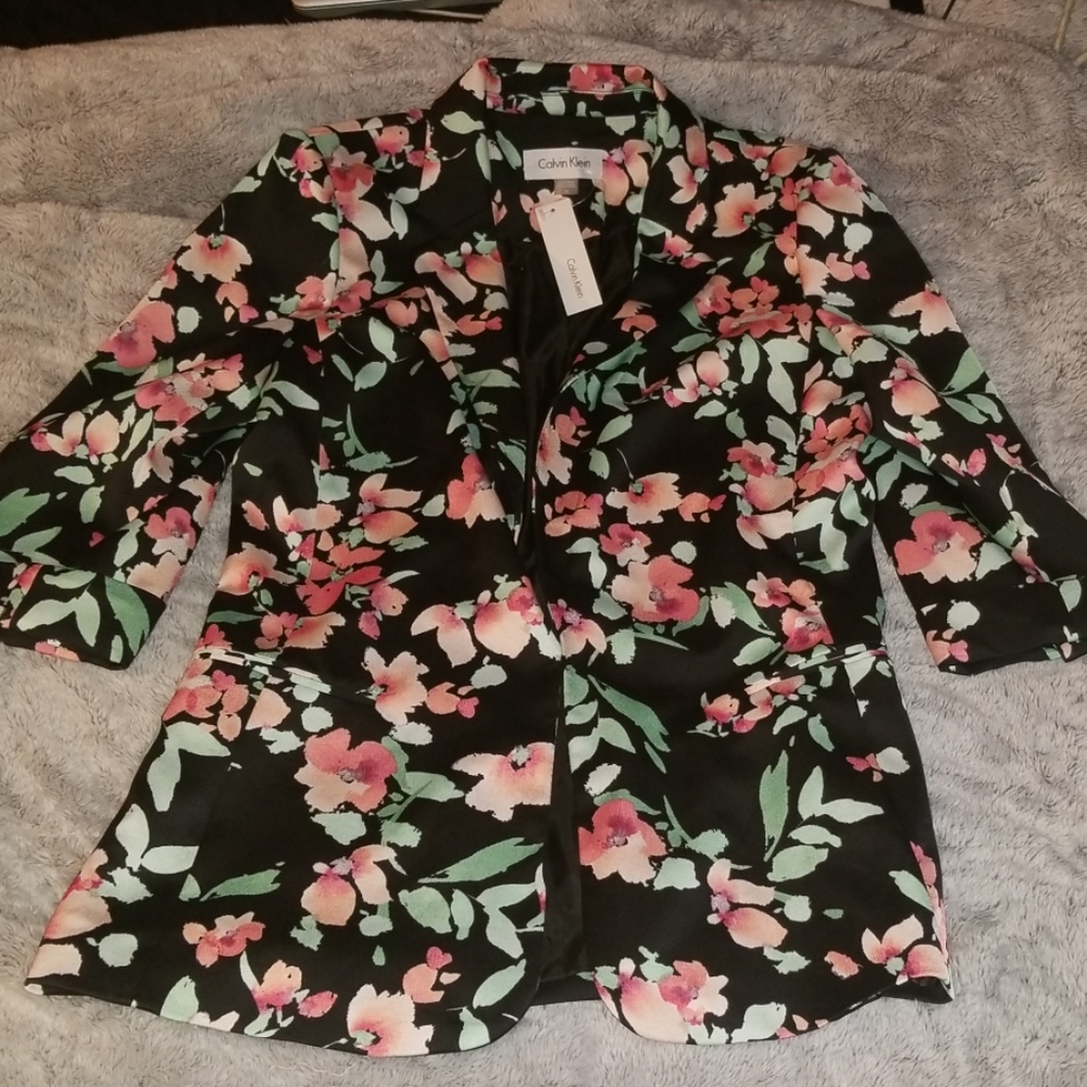 🆕️ Floral Calvin Klein Blazer